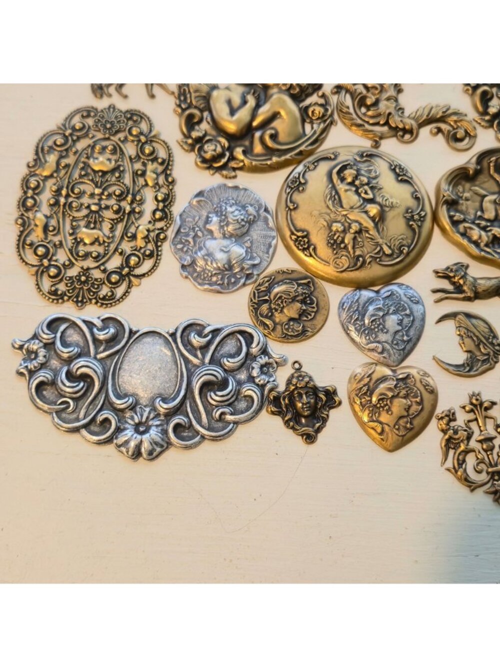 Art Nouveau style Brass Stampings LOT findings Jewelry Crafts Embellishment x30 - Picture 6 of 13